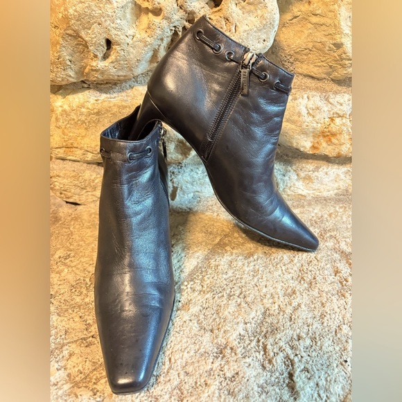 PREVATA Black Soft Leather Short Ankle High Heel Side Zip Boots Booties 7.5 - Picture 2 of 10